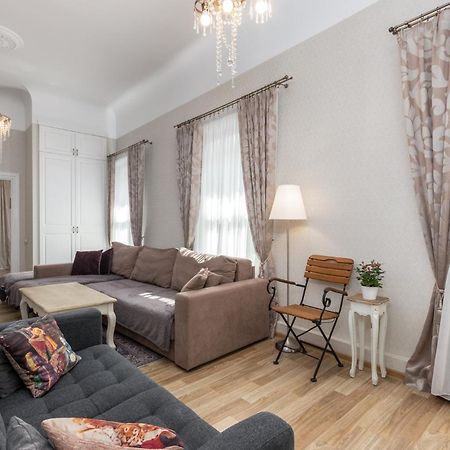 Elegant Apartment In Historical Centre & Free Locked Parking Rīga Exterior foto