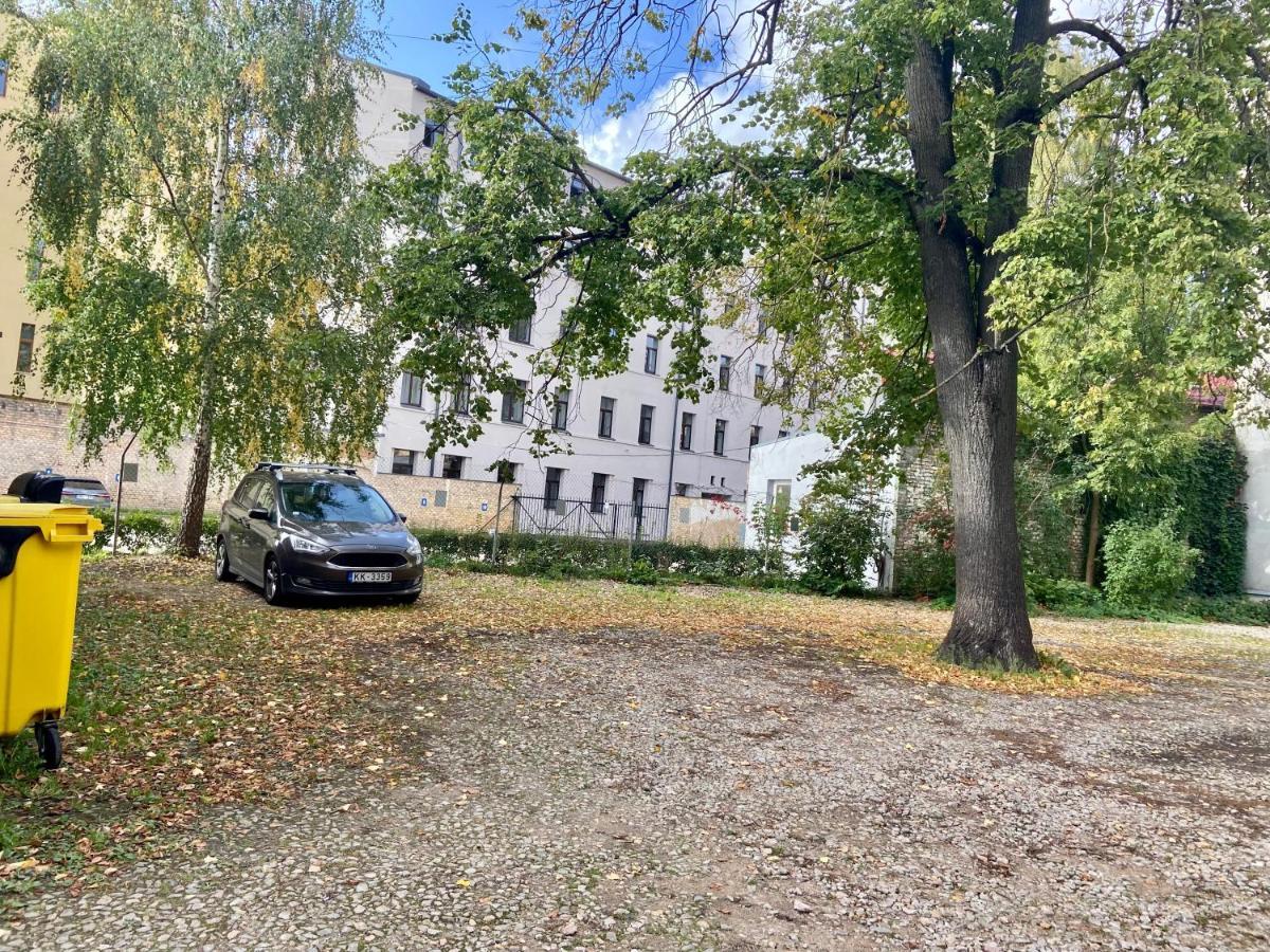 Elegant Apartment In Historical Centre & Free Locked Parking Rīga Exterior foto