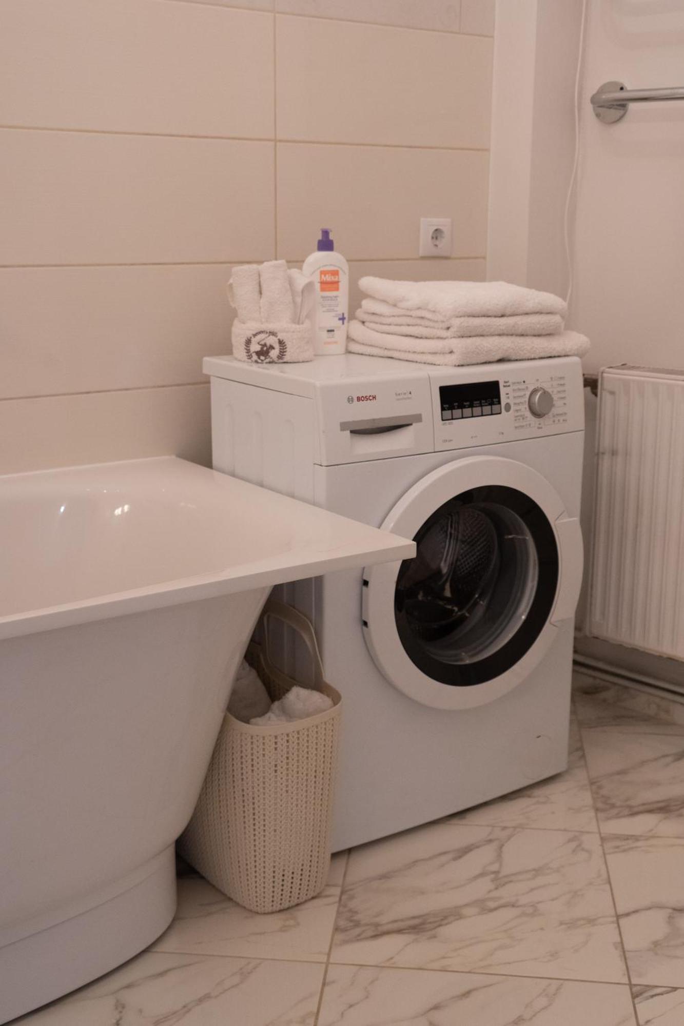 Elegant Apartment In Historical Centre & Free Locked Parking Rīga Exterior foto