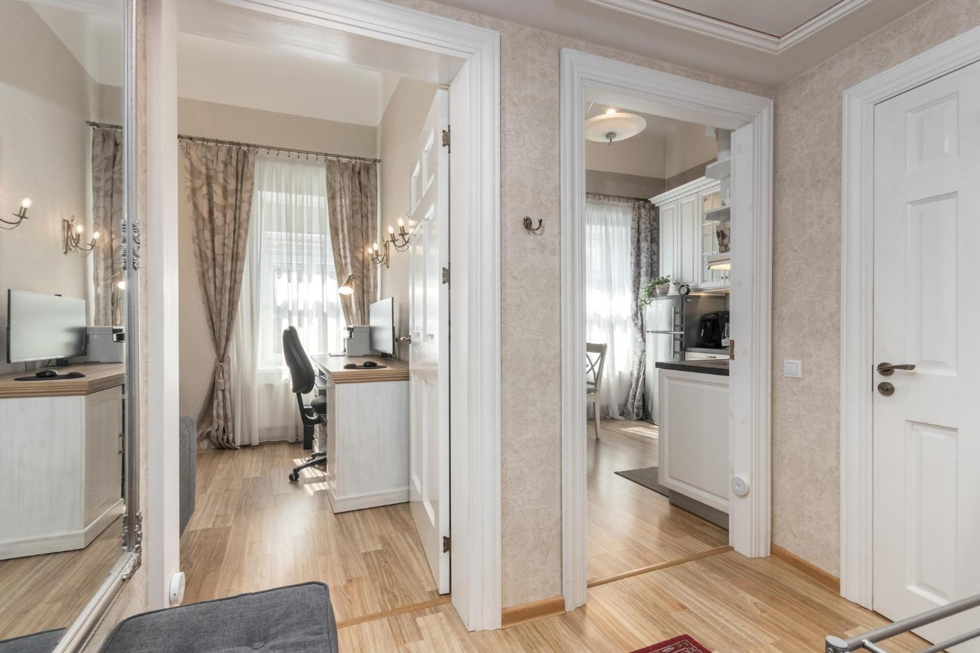 Elegant Apartment In Historical Centre & Free Locked Parking Rīga Exterior foto