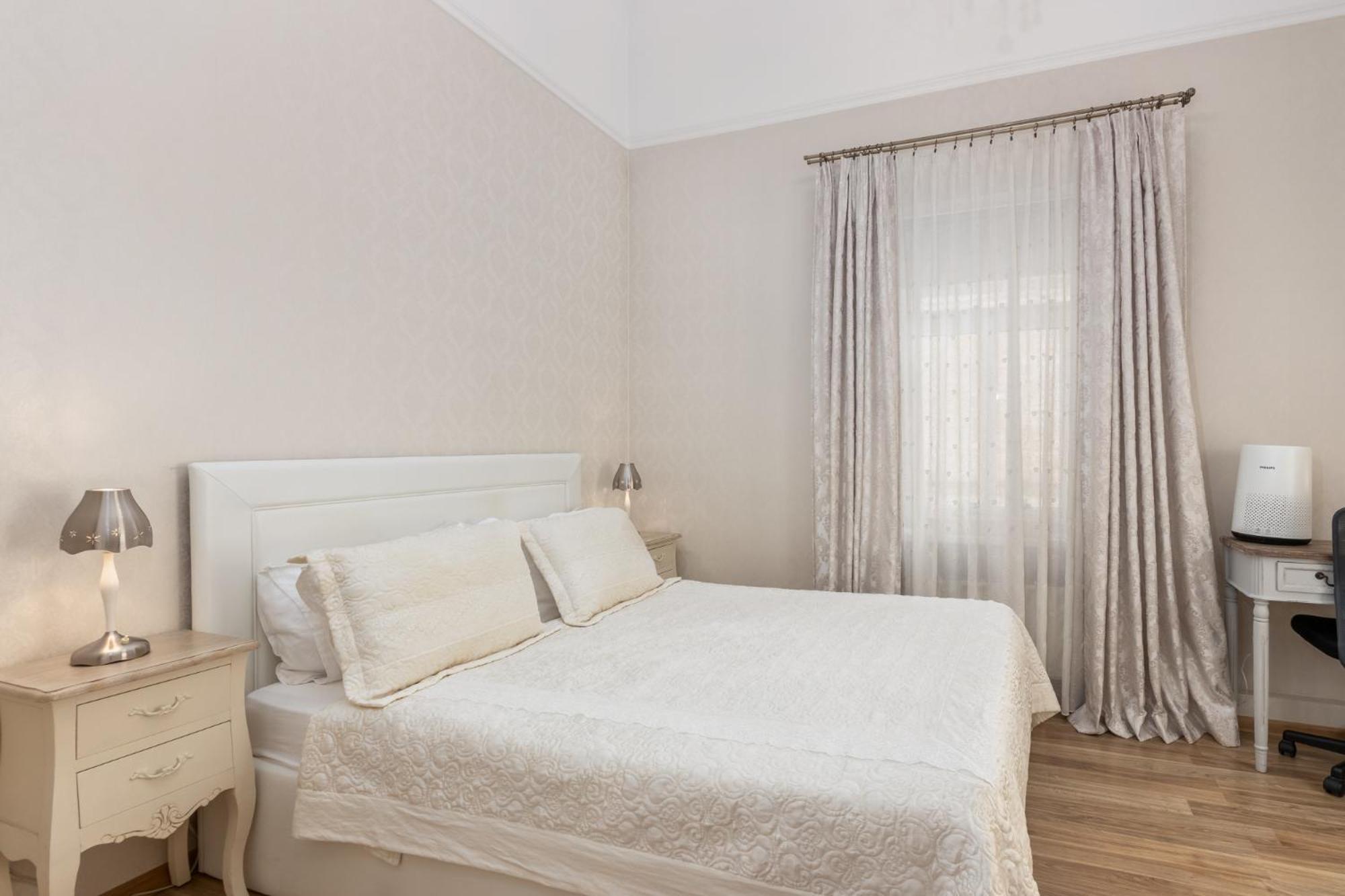 Elegant Apartment In Historical Centre & Free Locked Parking Rīga Exterior foto